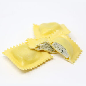 Ravioli ricotta e spinaci con burro e salvia